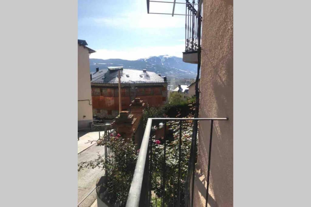 Puigcerdá Centro. Acogedor apartament en el pueblo Puigcerdà Exterior foto