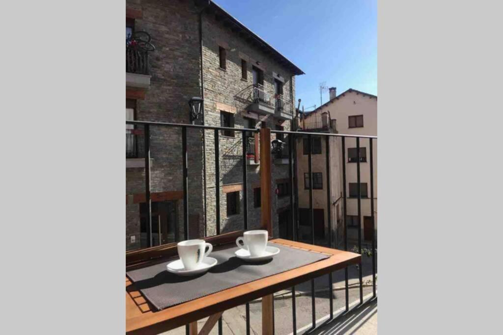 Puigcerdá Centro. Acogedor apartament en el pueblo Puigcerdà Exterior foto